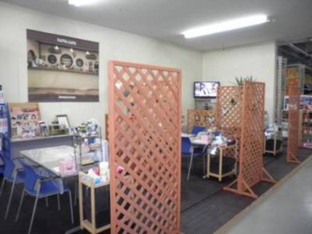 ゆったりとした待合室でおくつろぎ下さい