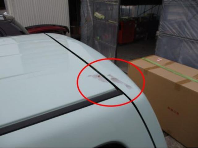 鈑金塗装修理お任せ下さい。塗装劣化の修理事例（三菱・ｅｋワゴン）