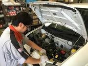 熟練のスタッフがお客様の車を整備します！