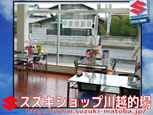 ゆったり広々待合スペースでお待ちください！フリードリンクもご用意しております！