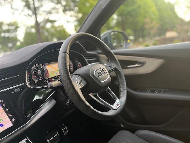 買取　ｱｳﾃﾞｨ　Audi　 Q8　 55TFSI　 Sline