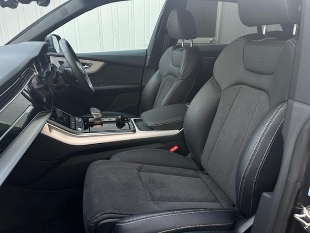 買取　ｱｳﾃﾞｨ　Audi　 Q8　 55TFSI　 Sline