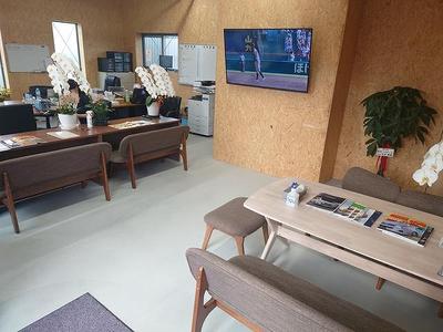 ごゆっくりお寛ぎい頂ける店内スペースです