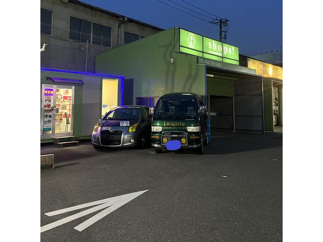 夜間の風景です！ライトアップされているので、スムーズにご来店できます！