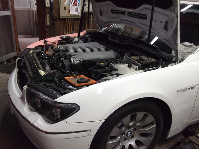03ｙ　ＢＭＷ760Ｌi   スパークプラグ＆イグニッションコイル　交換　エンジン不調　修理　故障　川崎市　宮前区　神奈川県　輸入車　外車