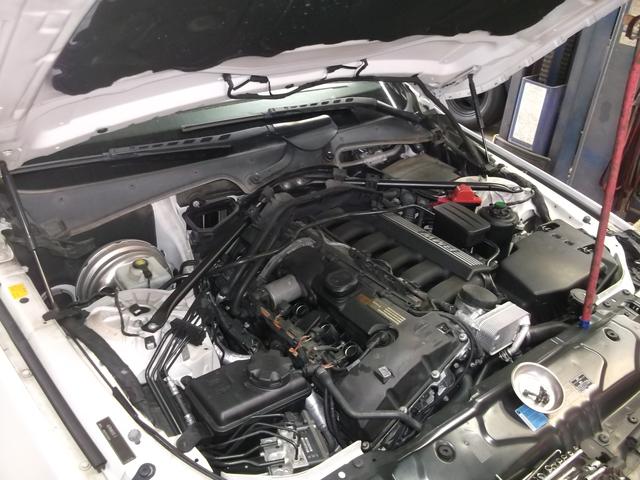 08年式 BMW530i　スパークプラグ・イグニッションコイル 持ち込み交換作業　川崎市　宮前区　外車　輸入車　取り付け