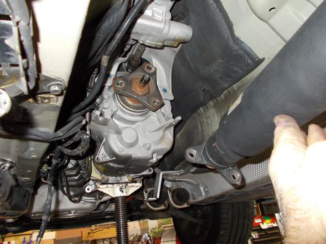 2002y 　BMW　M3　SMG　E46　車検整備　コンパニオンフランジ交換　ブレーキ　キャリパーオーバーホ－ル　川崎市　宮前区　外車　輸入車　修理　