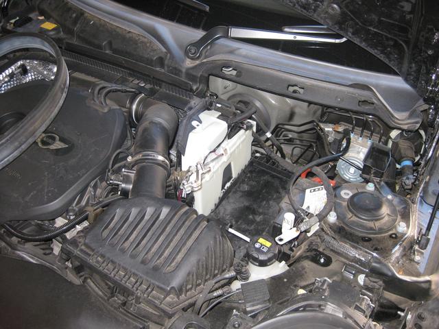 2014y 　BMW　ミニ　バッテリー交換　持ち込み取り付け　川崎市宮前区　輸入車　外車　持込　パーツ　