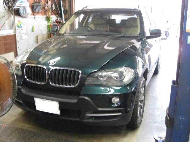 2007ｙ BMW　X5　オーバーヒート　LLC漏れ　電動ウォーターポンプ交換　サーモスタット交換　川崎市宮前区　神奈川県　修理　故障　輸入車　外車　