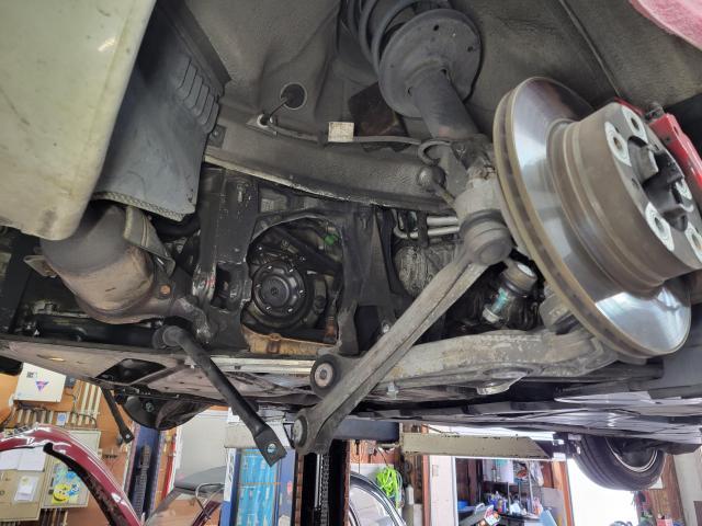 2001ｙ ポルシェ　ボクスター　986　エンジン不調　チェックエンジン　白煙　オイル漏れ　オイルセパレータ交換　川崎市宮前区　神奈川県　修理　故障　輸入車　外車