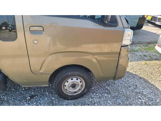 ダイハツ　ハイゼットトラック　板金・外装補修理　保険修理　格安鈑金もお任せ下さい！千葉県千葉市稲毛区、花見川区、犢橋、大日町、中央区、若葉区、緑区・佐倉市・八千代市・四街道市・習志野市・八街市・成田市、他地域も大歓迎です！