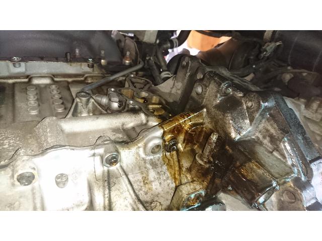 BMW　R55　ミニクーパーS　クラブマン　エンジンオイル漏れ修理