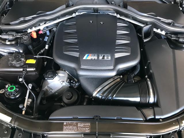 BMW　ABA-WD40　E92　M3クーペ　エンジンオイル漏れ修理　タペットカバーパッキン交換　埼玉　春日部　輸入車　専門店　bmw m3