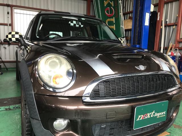 ＢＭＷ　ＭＩＮＩ　Ｒ５５　クラブマン　クーパーＳ　エンジンオイル漏れ修理　その１　タペットカバーパッキン交換　埼玉　春日部　輸入車　専門店　ミニ　ＡＢＡ-ＭＭ１６　Ｎ１４Ｂ１６Ａ