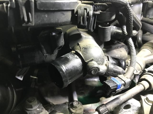 BMW MINI R56 ミニクーパーS サーモハウジング交換 BMW MINI R56 ミニクーパーS サーモハウジング交換