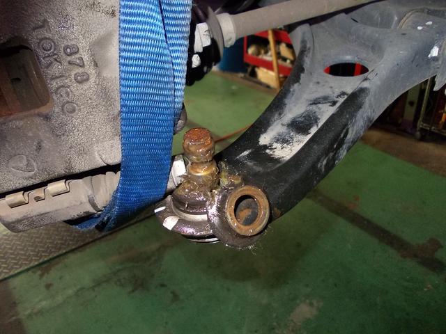 今日はステラ車検入庫です