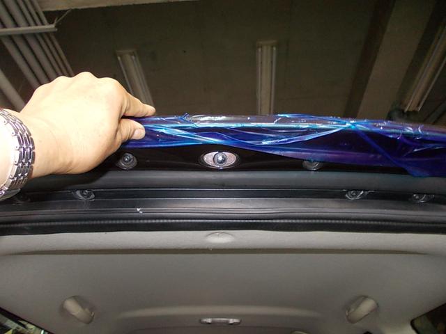 ミニクーパー　ポータブルナビ取付