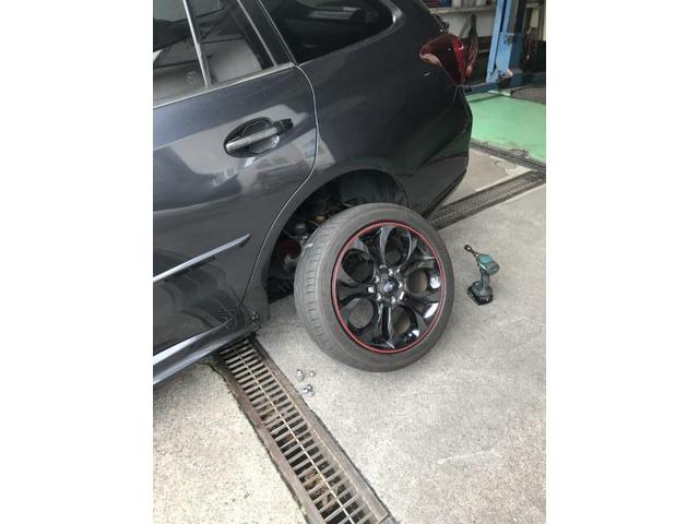 スバル　レヴォーグ　VM型　タイヤパンク入庫！国産車・輸入車対応・車検・整備・見積もりもお任せ下さい！八王子/日野/多摩地区/相模原/他地域のお客様も大歓迎です！