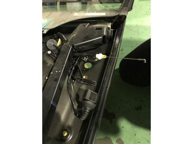 ポルシェ　カイエン（955/958）ドアロックアクチューエーター交換 電装系修理　【国産車・輸入車対応・車検・整備・見積もりもお任せ下さい！八王子/日野/多摩地区/相模原/他地域のお客様も大歓迎です！】