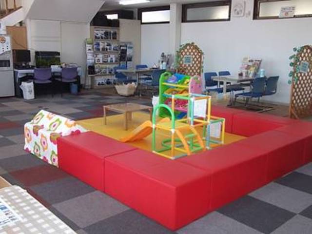 キッズコーナーも充実お子様連れでも安心です。