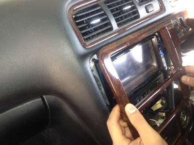 電装系アイテムの取り付けも得意