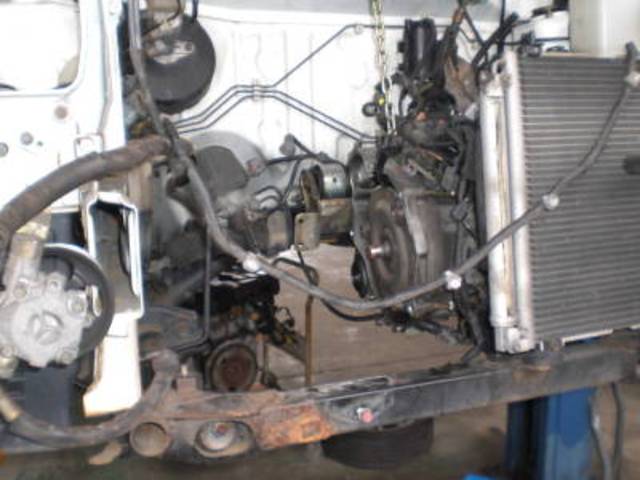 エンジン交換作業に、なります。日頃の点検を怠った場合ですね（ＴＴ）／