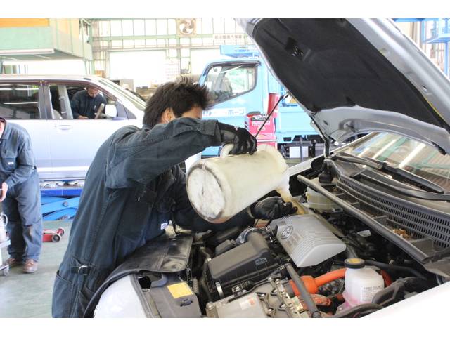 エンジンオイル交換はプロにお任せください！