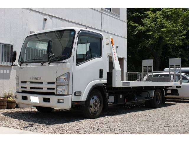 安全にお運びするために、車両を積載運搬できるセーフティーローダー（車両積載車）を導入しております