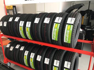 タイヤ・ホイールの持込取り付け大歓迎