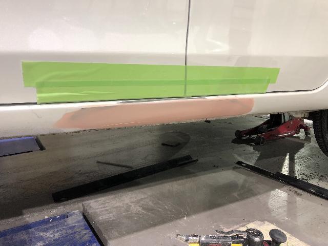 トヨタ ヴィッツ サイドシル ステップ ロッカーパネル 板金塗装 修理 相模原市 町田市