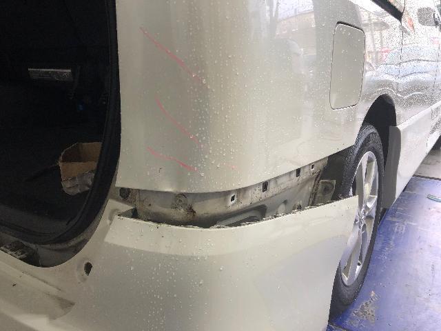 日産セレナ、クォーターパネル修理、キズ、へこみ、板金塗装、実績、パール塗装、安価、格安、相模原市、八王子市、町田市、多摩市、厚木市、海老名市、愛甲郡、横浜市、川崎市