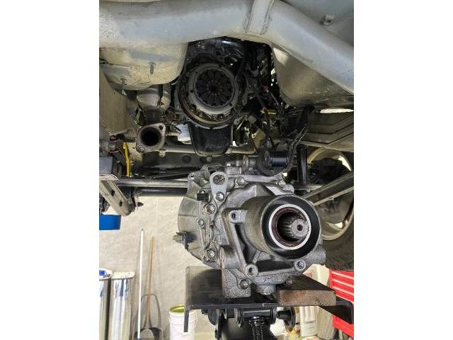 スズキ　ジムニー　1速、2速入りが悪い　リビルドトランスミッション交換