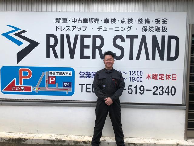 スタッフ紹介2