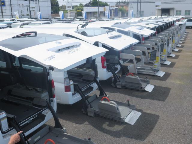 (株)フジカーズジャパン 柏店 福祉車輌(3枚目)