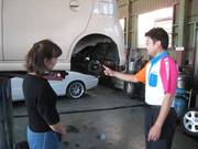 お客様立会いのもと、お車のチェックをしますわかりやすくご説明いたします★いろいろ質問してください