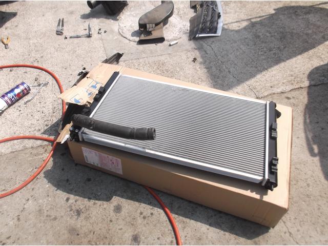 Ｈ１８　アウトランダー　ラジエター、サーモスタット交換！千葉県船橋市周辺のナビ取付・キズヘコミ修理・事故修理・エアロ取付・コーティング等、弊社にお任せを！！