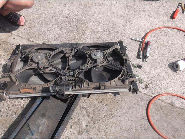 Ｈ１８　アウトランダー　ラジエター、サーモスタット交換！千葉県船橋市周辺のナビ取付・キズヘコミ修理・事故修理・エアロ取付・コーティング等、弊社にお任せを！！