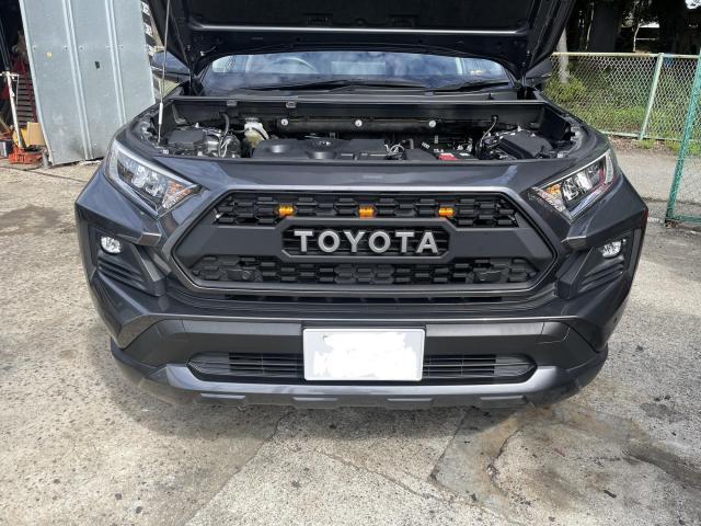 トヨタ　ＲＡＶ４　タコマ風グリル取り付け！千葉県船橋市・市川市・鎌ヶ谷市・白井市・松戸市・習志野市・八千代市・千葉市、幕張・浦安市、他地域のお客様も大歓迎です！
