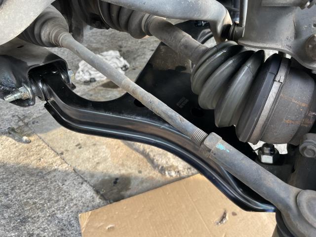 日産　エルグランド　ロアアーム持ち込み取り付け！千葉県船橋市・市川市・鎌ヶ谷市・白井市・松戸市・習志野市・八千代市・千葉市、幕張・浦安市、他地域のお客様も大歓迎です！