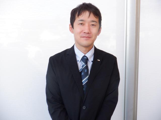 スタッフ紹介2