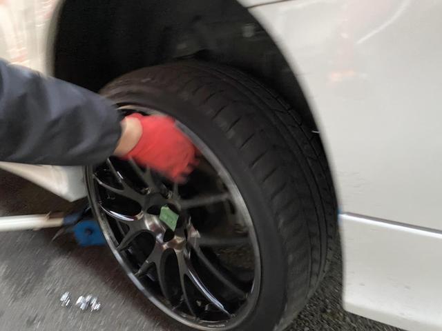 トヨタ　ハイブリッド　アルファード　スタッドレスタイヤ交換　タイヤ交換　冬タイヤ　国産車　柏市　HDP