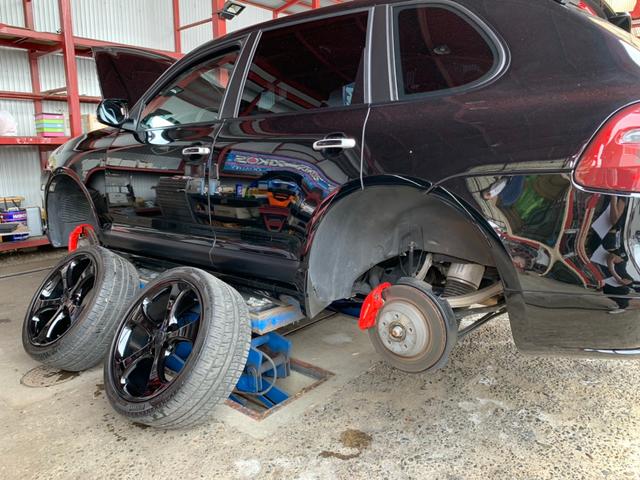ポルシェ カイエン ターボ ティプトロニックS 4WD ワンオーナー 在庫車 入庫  点検 整備 オイル交換 足回り タイヤ WAKO’S 千葉県 柏市 HDP