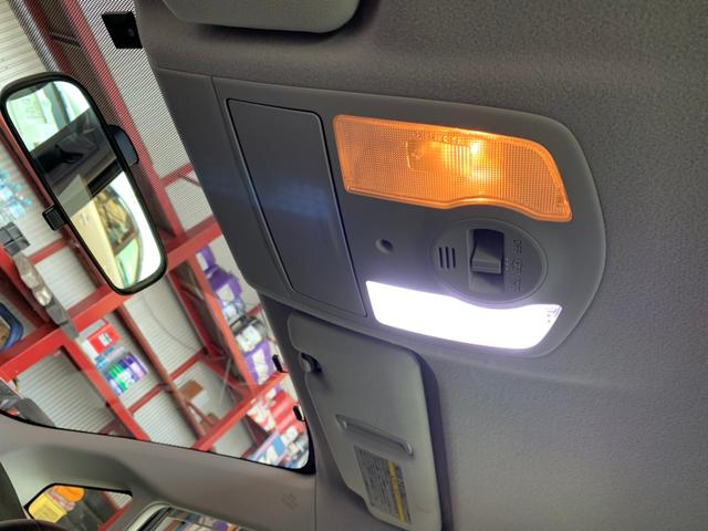 トヨタ プリウス S ブロンズ 在庫車 入庫 納車 LED ルームライト ドリンクホルダー 交換 取付 カスタム LEDライト 千葉県 柏市 HDP