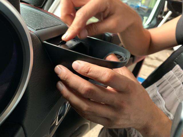MercedesBenz メルセデスベンツ W463A W464 G350d G400d マヌファクトゥーア　エディション Gクラス 専用アクセサリー 日本製 ドリンクホルダー 千葉県 柏市 HDP