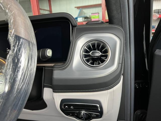 メルセデス・ベンツ 現行 W463A G400d マヌファクトゥーアエディション 4WD オブシディアンブラック カーアクセサリードリンクホルダー ストレージボックス取り付け 納車準備 納車 Gクラス 