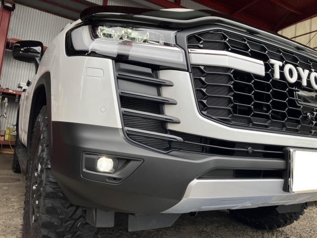トヨタ 現行型ランクル ランクル300 GRスポーツ LC300 ランドクルーザー フォグライト交換 LEDフォグライト 日本ライティング
