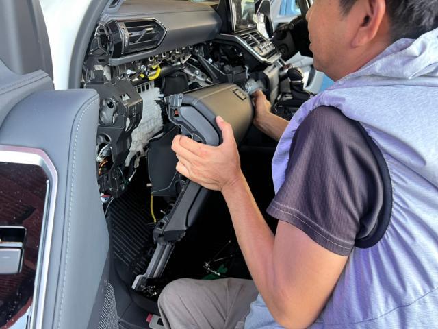 トヨタ 現行型ランクル ランクル300 GRスポーツ LC300 ランドクルーザー GPSレーダー取付け