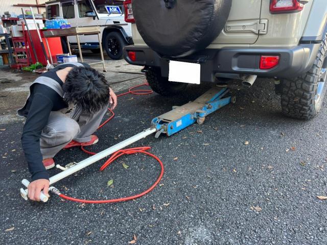 Jeep ラングラー リミテッド エディション ウィズ サンライダー フリップトップ フォア ハードトップ タイヤ交換 スタッドレス交換