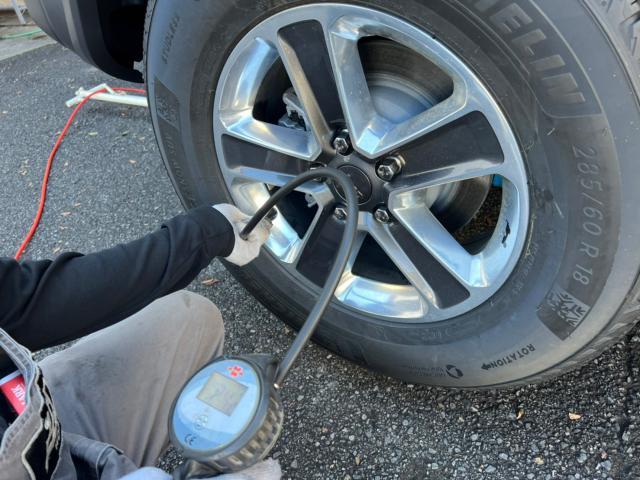 Jeep ラングラー リミテッド エディション ウィズ サンライダー フリップトップ フォア ハードトップ タイヤ交換 スタッドレス交換
