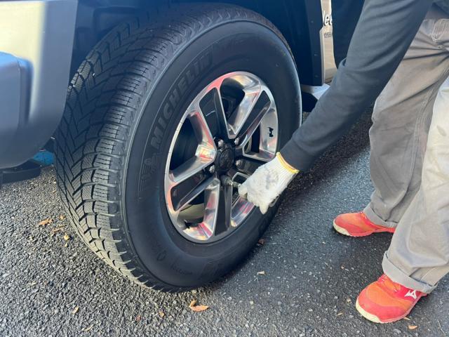 Jeep ラングラー リミテッド エディション ウィズ サンライダー フリップトップ フォア ハードトップ タイヤ交換 スタッドレス交換